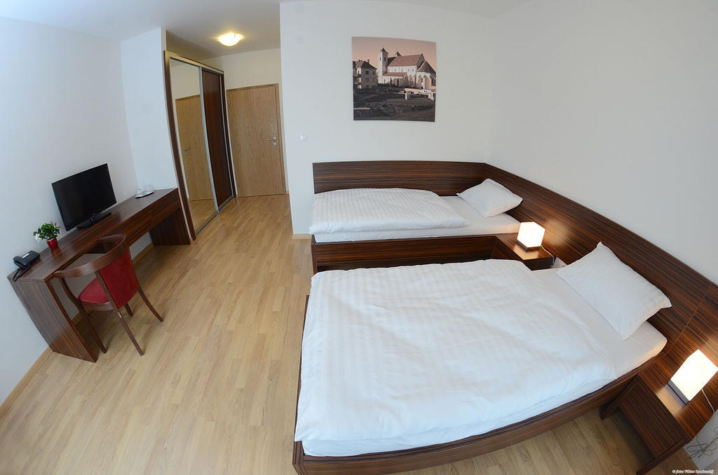 Hotel Belier Presov Room photo